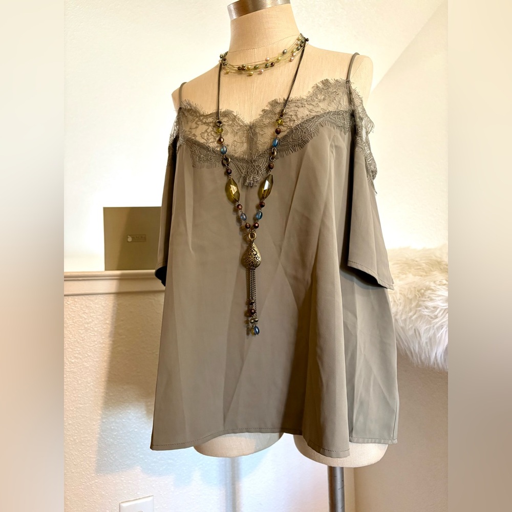 NWT XL Olive Sage Green Cold-Shoulder Top with Lace Trim